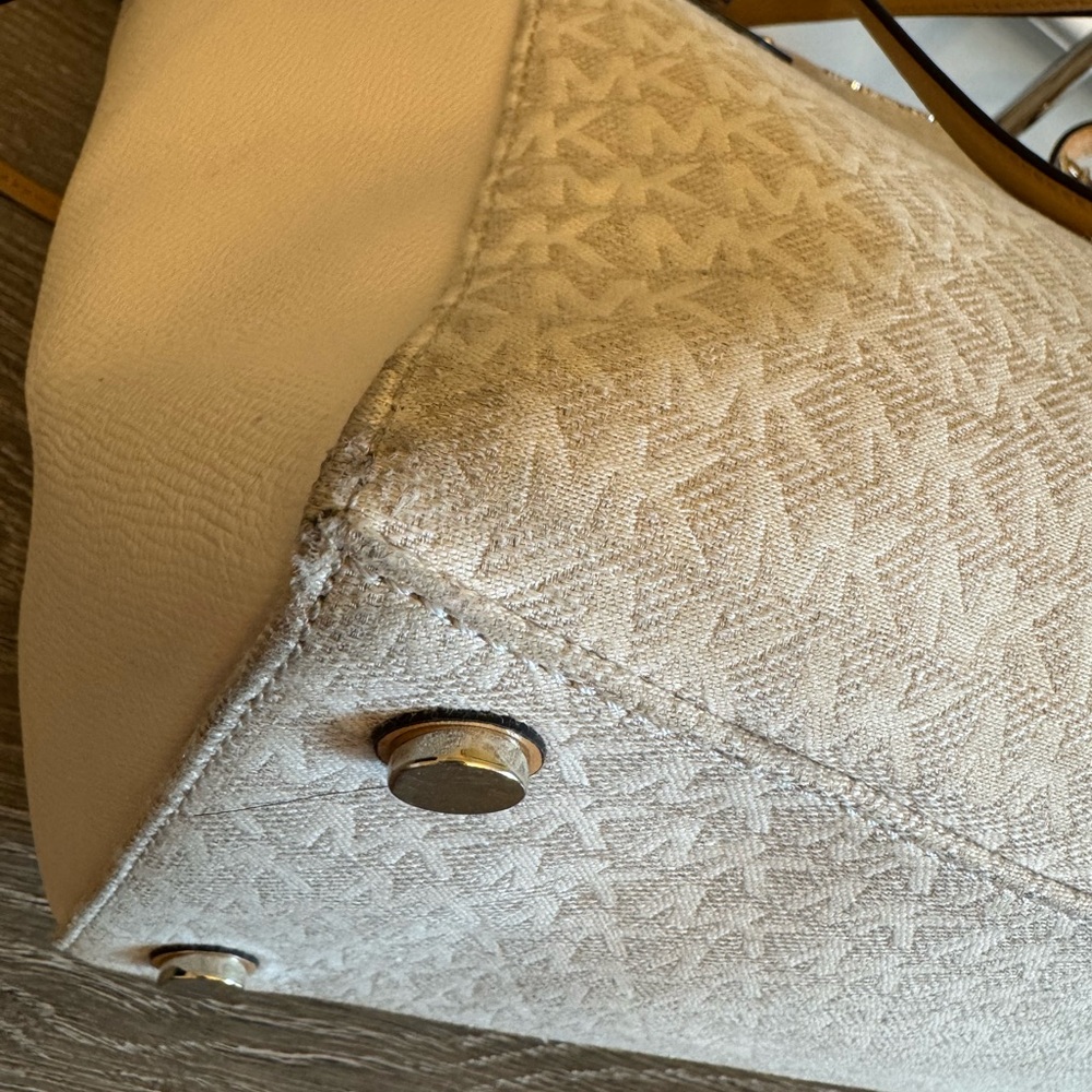 Michael Kors Cream and Tan Signature Tote - Picture 14 of 16